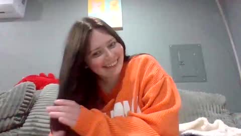 Snapshot of luckygirl96 chatting on 10/25/25, 03:03 luckygirl96 online show from 10/25/25, 03:03