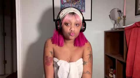 luckylaci777 online show from 11/08/25, 05:18