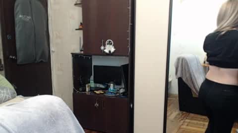 Snapshot of luckyshotgirl chatting on 01/11/25, 07:38 LuckyShot online show from 01/11/25, 07:38