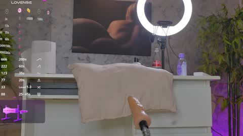 Alice online show from 01/26/25, 02:24