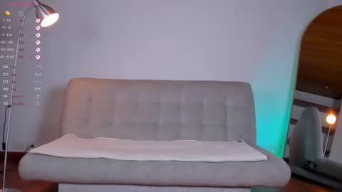 Snapshot of lucy__77 chatting on 09/10/25, 05:13 Hello my name is Lucy nice to meet you thumb up is important for me kisses online show from 09/10/25, 05:13