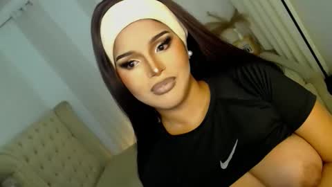    MONA    online show from 11/12/25, 05:57