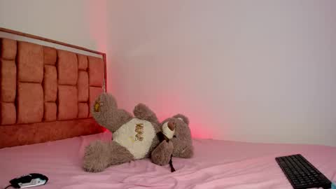 Lucy 699 online show from 11/21/25, 07:29