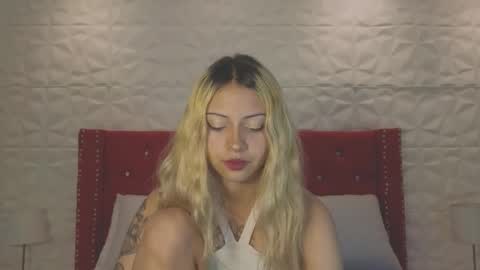 PINK online show from 10/11/25, 04:49