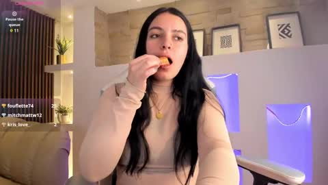 Snapshot of lucy_smith7 chatting on 01/04/25, 05:16 Sofia online show from 01/04/25, 05:16