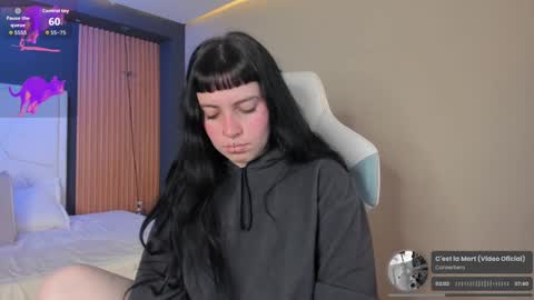 Snapshot of lucy_smith7 chatting on 09/26/25, 08:35 Sofia online show from 09/26/25, 08:35