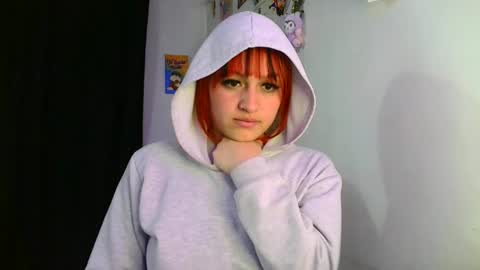 Snapshot of lucycherry__ chatting on 01/23/25, 07:32 LUCIA online show from 01/23/25, 07:32