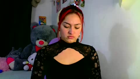 Snapshot of lucycherry__ chatting on 03/07/25, 12:04 LUCIA online show from 03/07/25, 12:04
