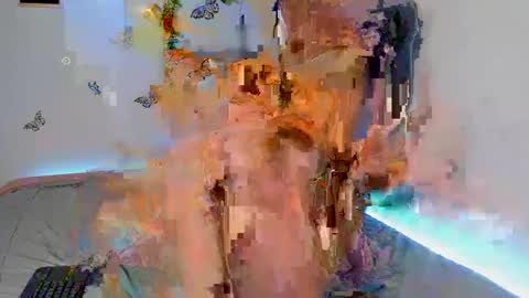 Snapshot of lucygarciia chatting on 12/04/24, 11:24 Lucy online show from 12/04/24, 11:24