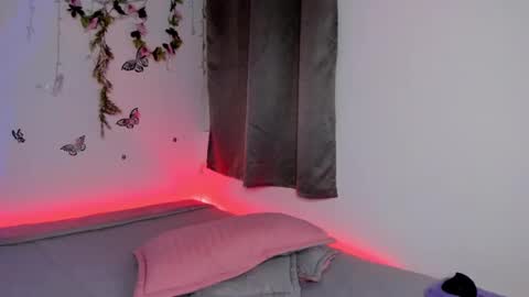 Snapshot of lucygarciia chatting on 02/14/25, 03:00 Lucy online show from 02/14/25, 03:00