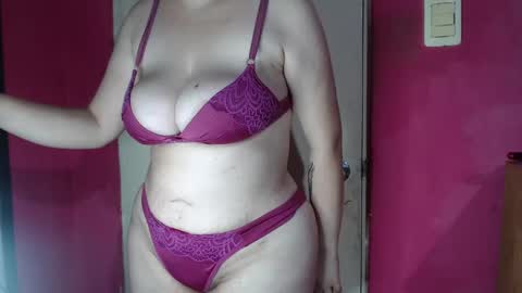 Snapshot of lucykat1 chatting on 02/04/25, 02:17 Lucy online show from 02/04/25, 02:17
