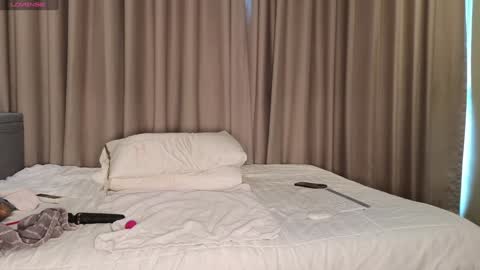 Snapshot of lucynuty chatting on 10/10/25, 06:23 Love kinky Go here online show from 10/10/25, 06:23