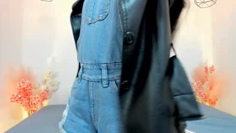 Lucy Liiu online show from 11/01/25, 12:51