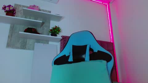 Snapshot of lucyy_start chatting on 01/25/25, 10:39 LUCY online show from 01/25/25, 10:39