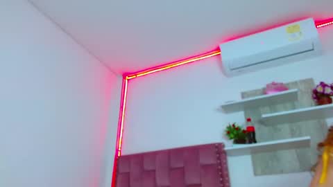 Snapshot of lucyy_start chatting on 01/30/25, 01:33 LUCY online show from 01/30/25, 01:33