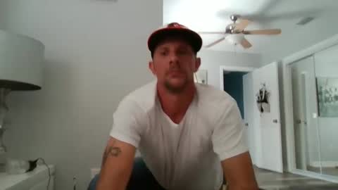 luiggii0904 online show from 02/01/25, 07:13