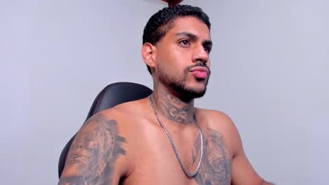 Luigi Vitale online show from 11/12/25, 03:51