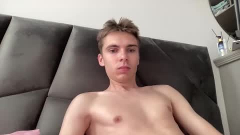 Luis online show from 10/15/25, 10:48