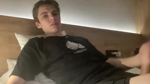 Luis online show from 11/15/25, 04:43