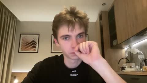 Luis online show from 11/18/25, 10:25