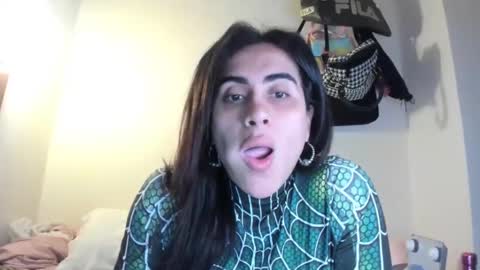 Snapshot of luisamonsterdick chatting on 12/06/24, 11:03 Luisa Monsters online show from 12/06/24, 11:03