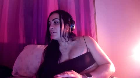 Snapshot of luisamonsterdick chatting on 02/11/25, 02:25 Luisa Monsters online show from 02/11/25, 02:25