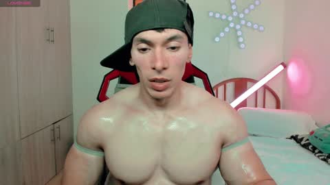 Snapshot of luisfernikesportboy chatting on 12/31/24, 03:31 Luis Fer PVT IS OPEN online show from 12/31/24, 03:31