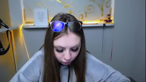 Snapshot of luizaheems_ chatting on 12/21/24, 11:11 Luiza online show from 12/21/24, 11:11