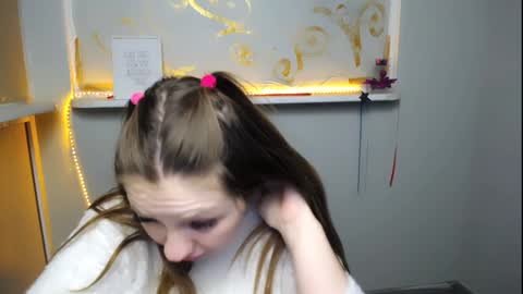 Snapshot of luizaheems_ chatting on 01/17/25, 11:27 Luiza online show from 01/17/25, 11:27