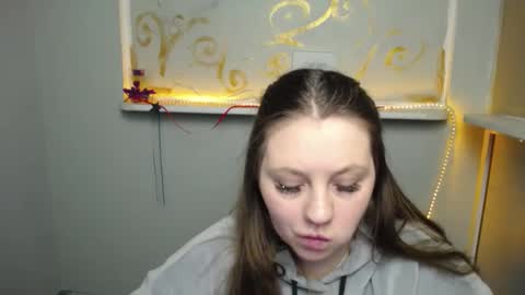 Snapshot of luizaheems_ chatting on 02/04/25, 10:32 Luiza online show from 02/04/25, 10:32