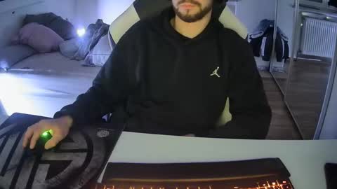 lukasschoetz online show from 12/28/24, 11:26