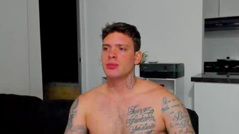 Snapshot of lukeglanton17 chatting on 10/31/25, 05:30 Luke online show from 10/31/25, 05:30