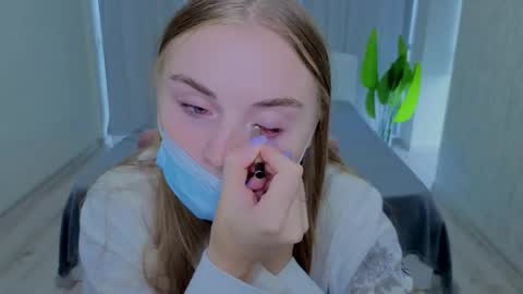 lukeriamoon online show from 09/25/25, 05:00