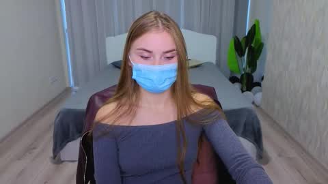 lukeriamoon online show from 11/13/25, 05:50