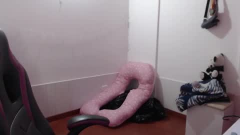 Vicky online show from 02/27/25, 03:36