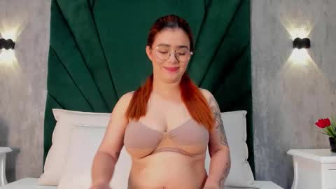 Luli Jones online show from 10/22/25, 11:32