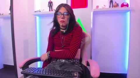 Snapshot of lullaby_charade chatting on 11/04/25, 12:15 Cookie online show from 11/04/25, 12:15