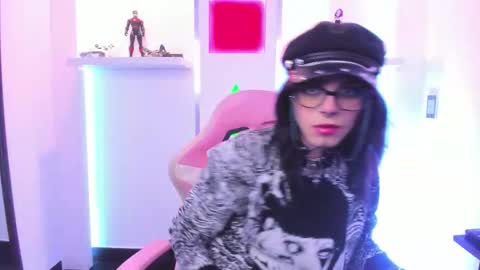 Snapshot of lullaby_charade chatting on 11/11/25, 11:43 Cookie online show from 11/11/25, 11:43