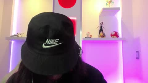 Snapshot of lullaby_charade chatting on 11/12/25, 11:43 Cookie online show from 11/12/25, 11:43