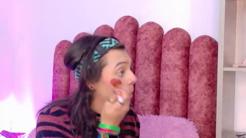 Snapshot of lullaby_charade chatting on 11/24/25, 12:27 Cookie online show from 11/24/25, 12:27