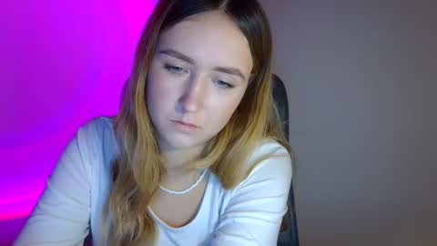 Lulu Baby18 online show from 11/21/25, 08:40