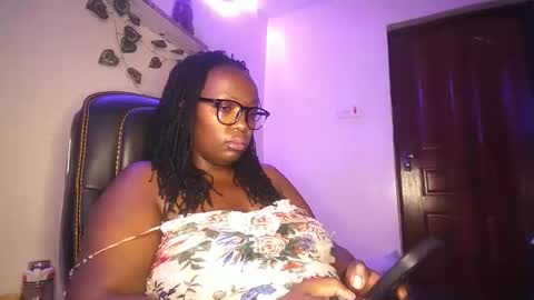 lulu_sparks1 online show from 10/20/25, 05:41