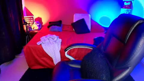 Snapshot of lulubigtitts chatting on 10/22/25, 09:14 LuluBigTitts online show from 10/22/25, 09:14