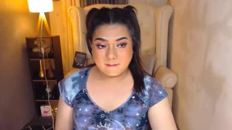 Snapshot of luminagandara chatting on 12/08/24, 06:39 QueenBritney online show from 12/08/24, 06:39