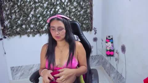 Luna  online show from 10/23/25, 08:51