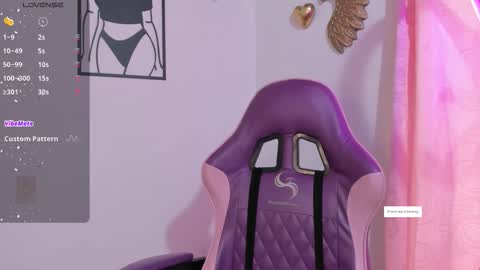 Luna online show from 11/23/25, 05:02