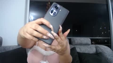 LUNA  online show from 11/01/25, 02:57