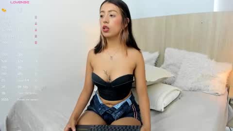 Snapshot of luna_davies chatting on 11/06/25, 07:59 Luna online show from 11/06/25, 07:59