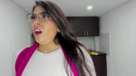 luna  online show from 11/18/25, 11:14