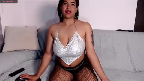 Snapshot of luna_ebony1 chatting on 02/23/25, 02:18 Couple X online show from 02/23/25, 02:18